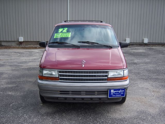 Plymouth Grand Voyager 1992 photo 4