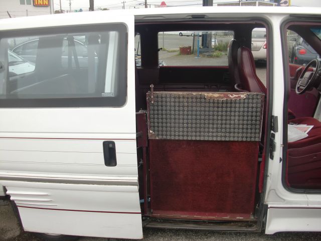 Plymouth Grand Voyager Loaded Up MiniVan