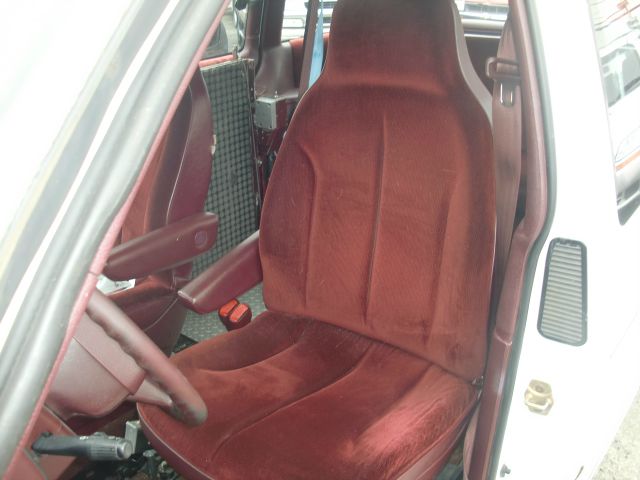 Plymouth Grand Voyager 1992 photo 1