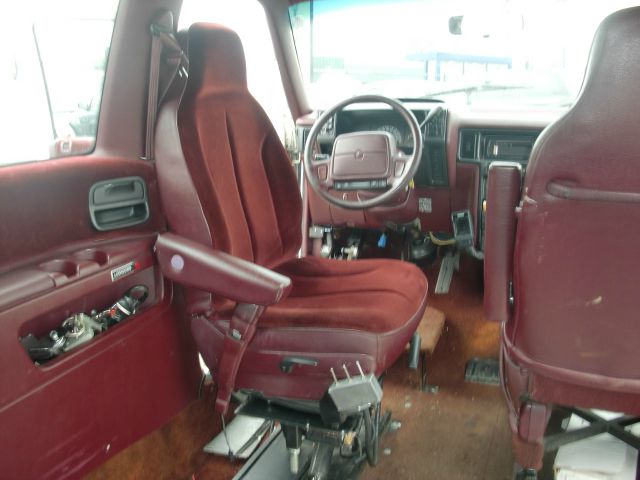 Plymouth Grand Voyager 1992 photo 11