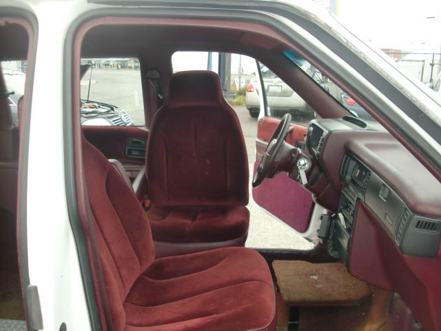 Plymouth Grand Voyager 1992 photo 9