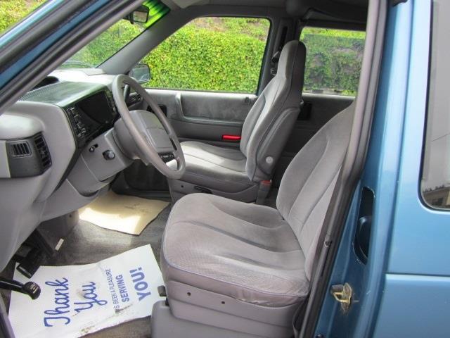 Plymouth Grand Voyager 1993 photo 5