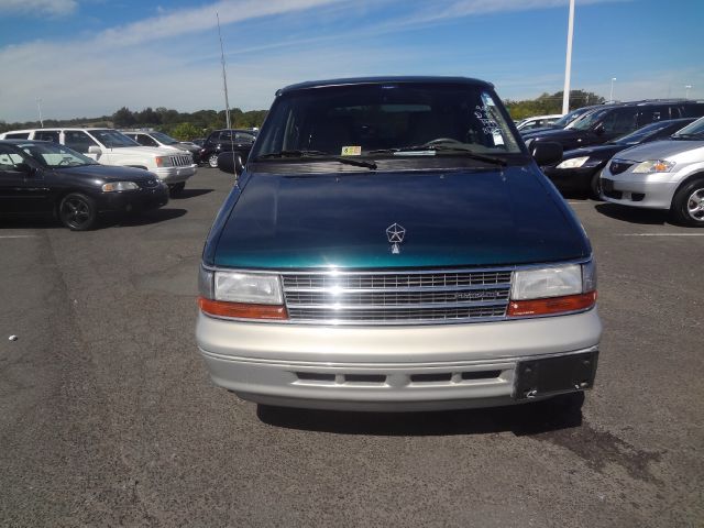 Plymouth Grand Voyager 1994 photo 1