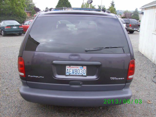 Plymouth Grand Voyager 1996 photo 0