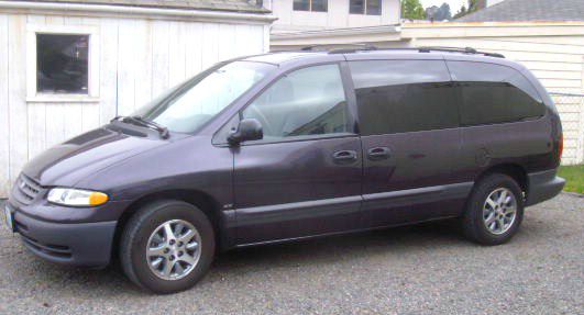 Plymouth Grand Voyager 1996 photo 2