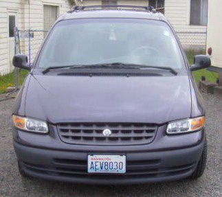 Plymouth Grand Voyager 1996 photo 3