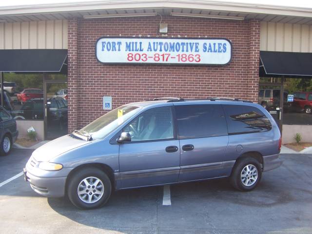 Plymouth Grand Voyager SE MiniVan