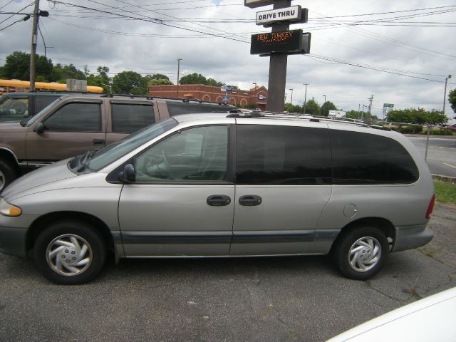 Plymouth Grand Voyager 1996 photo 4