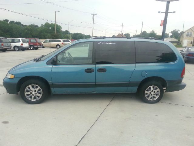 Plymouth Grand Voyager 1996 photo 3