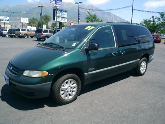 Plymouth Grand Voyager 1997 photo 1