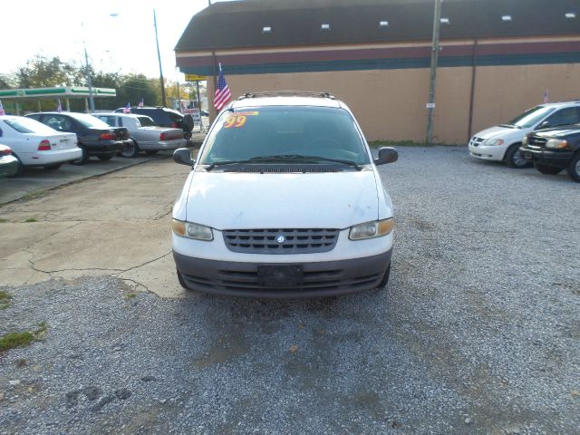 Plymouth Grand Voyager 1998 photo 2