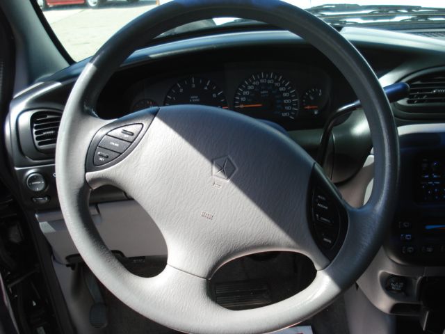 Plymouth Grand Voyager 1998 photo 10