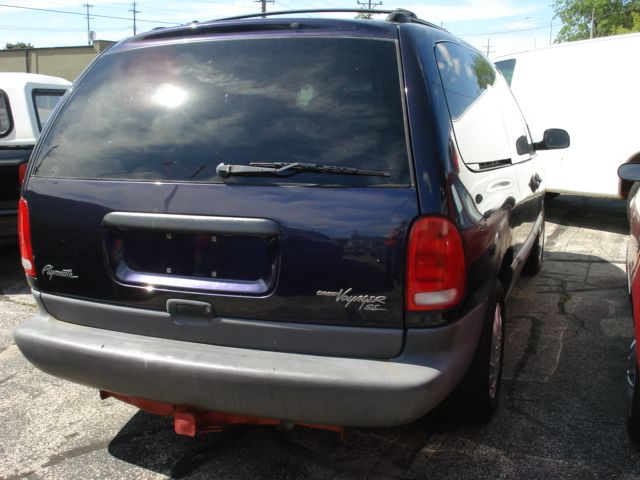 Plymouth Grand Voyager 1998 photo 11