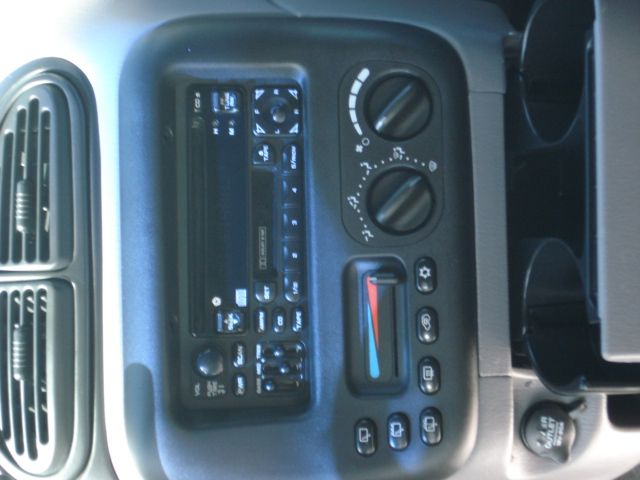 Plymouth Grand Voyager 1998 photo 8