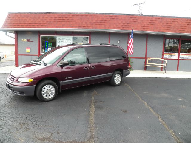 Plymouth Grand Voyager SE MiniVan
