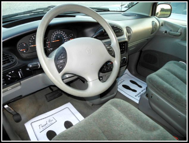 Plymouth Grand Voyager SE MiniVan