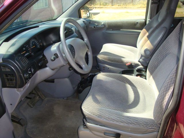 Plymouth Grand Voyager 2000 photo 6