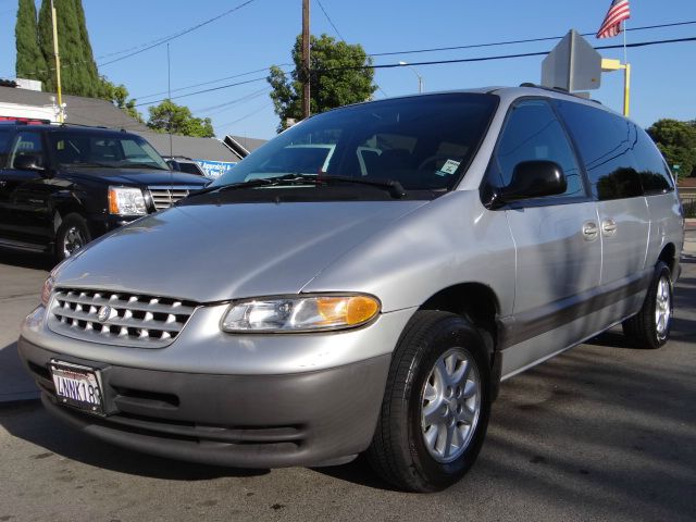 Plymouth Grand Voyager SE MiniVan