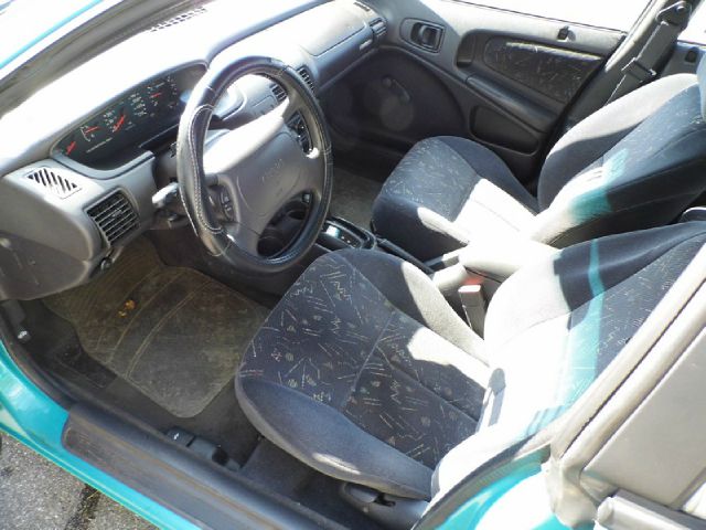 Plymouth Neon 1997 photo 1