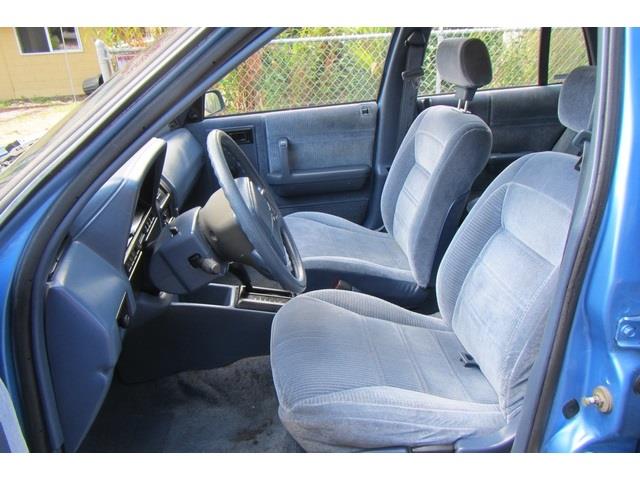 Plymouth Sundance 1991 photo 1