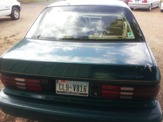 Plymouth Sundance 1993 photo 1