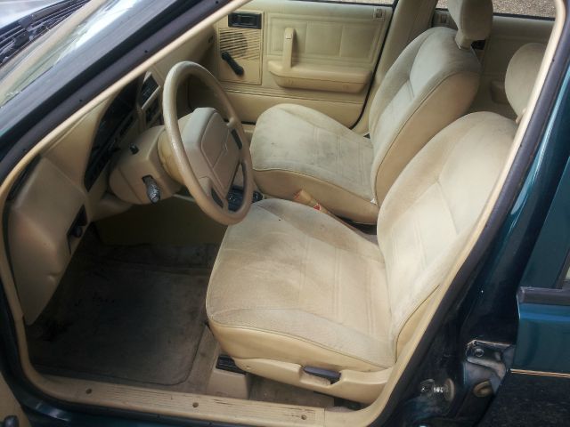 Plymouth Sundance 1993 photo 2