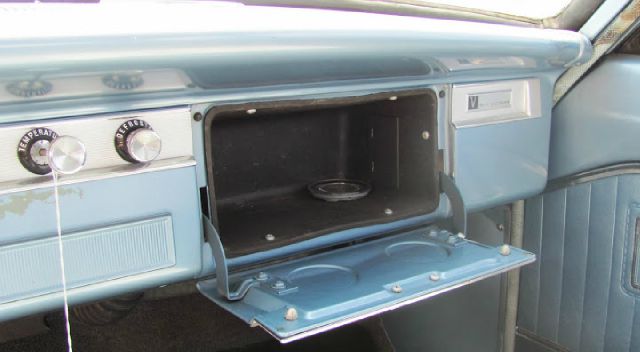 Plymouth Valiant 1964 photo 2