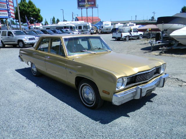 Plymouth Valiant 1975 photo 1