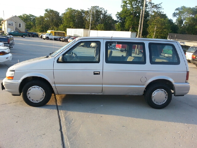 Plymouth Voyager 1991 photo 3