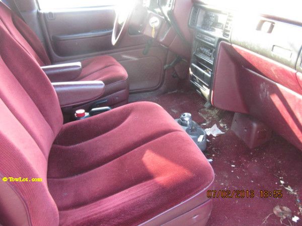 Plymouth Voyager 1991 photo 1