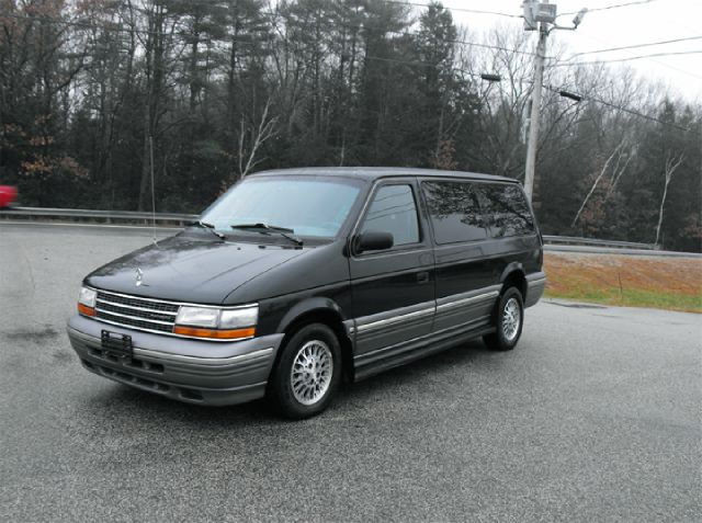 Plymouth Voyager 1994 photo 4
