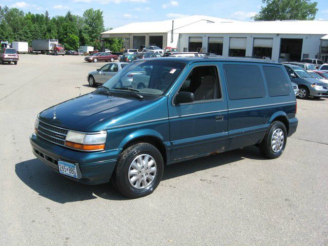 Plymouth Voyager 1995 photo 4