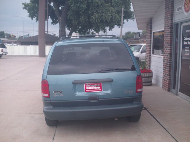 Plymouth Voyager 1996 photo 2