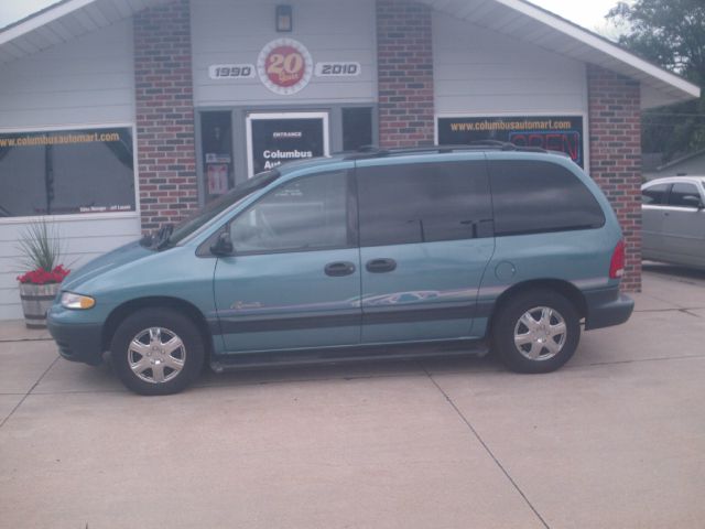 Plymouth Voyager 1996 photo 3