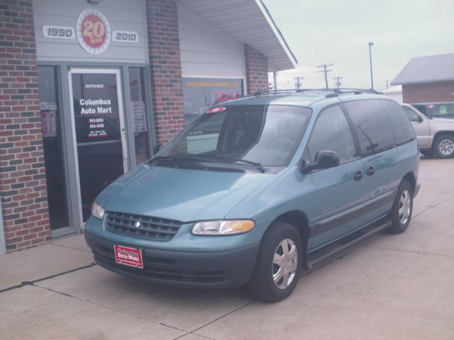 Plymouth Voyager 1996 photo 4