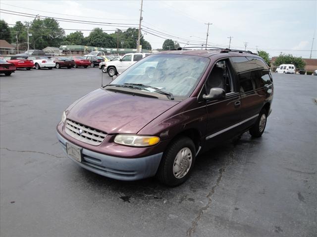Plymouth Voyager 1998 photo 0
