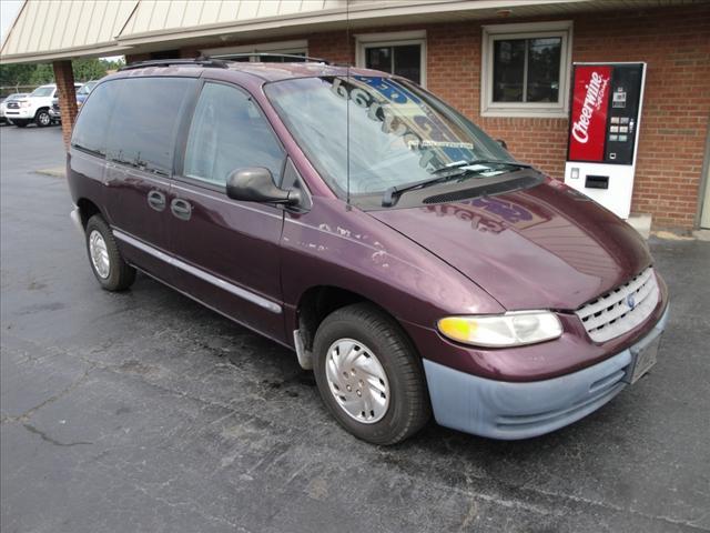 Plymouth Voyager 1998 photo 4