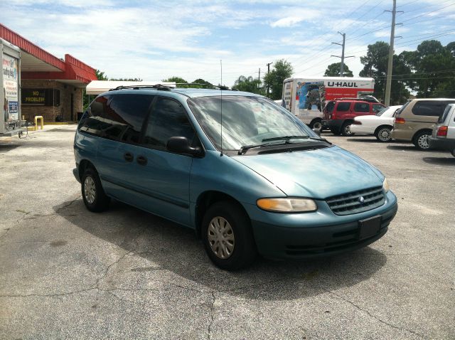 Plymouth Voyager 1999 photo 4