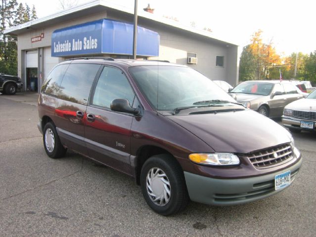 Plymouth Voyager 1999 photo 0
