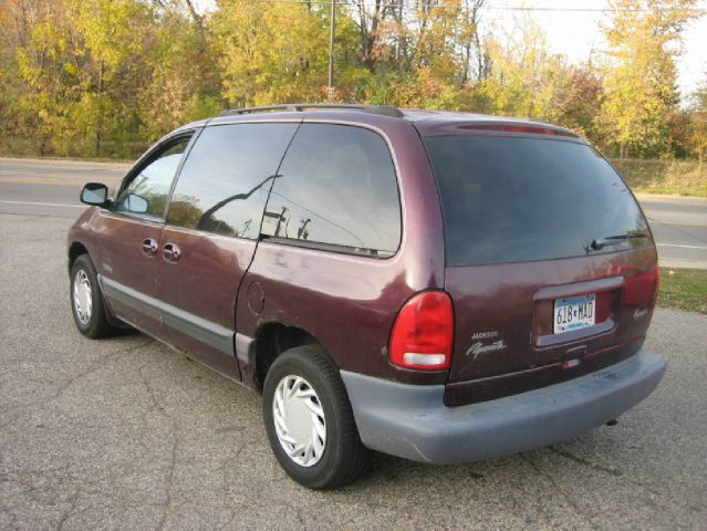 Plymouth Voyager 1999 photo 4