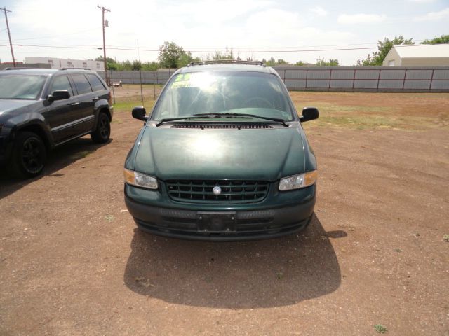 Plymouth Voyager 1999 photo 3