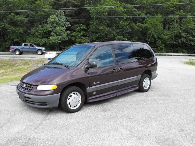 Plymouth Voyager 1999 Toyota CE MiniVan