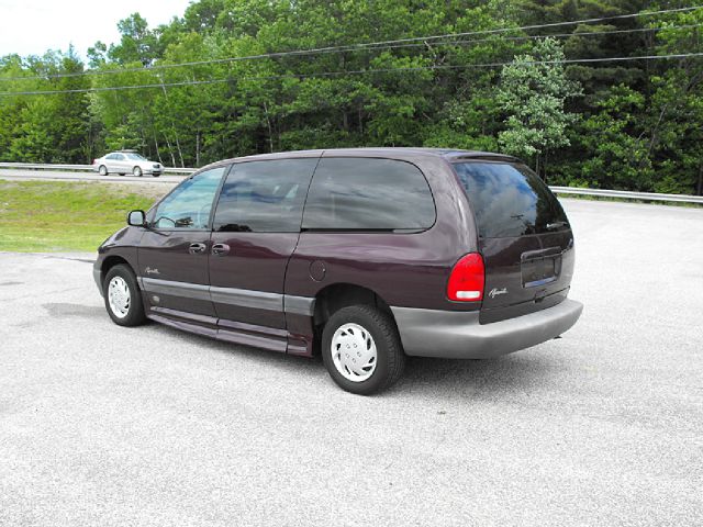 Plymouth Voyager 1999 photo 11