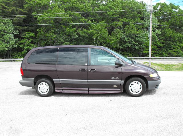 Plymouth Voyager 1999 photo 6
