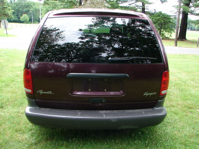 Plymouth Voyager 1999 photo 0