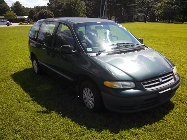 Plymouth Voyager 1999 photo 4