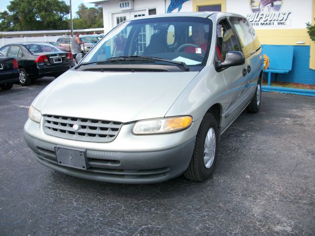 Plymouth Voyager 2000 photo 3