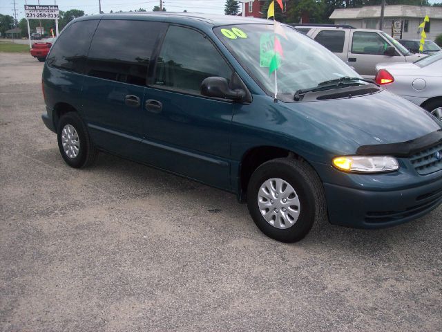 Plymouth Voyager 2000 photo 2