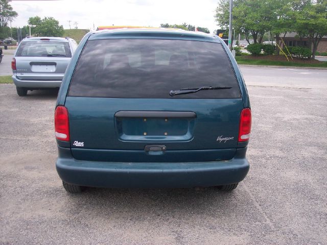 Plymouth Voyager 2000 photo 3