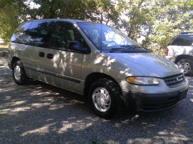 Plymouth Voyager 2000 photo 3